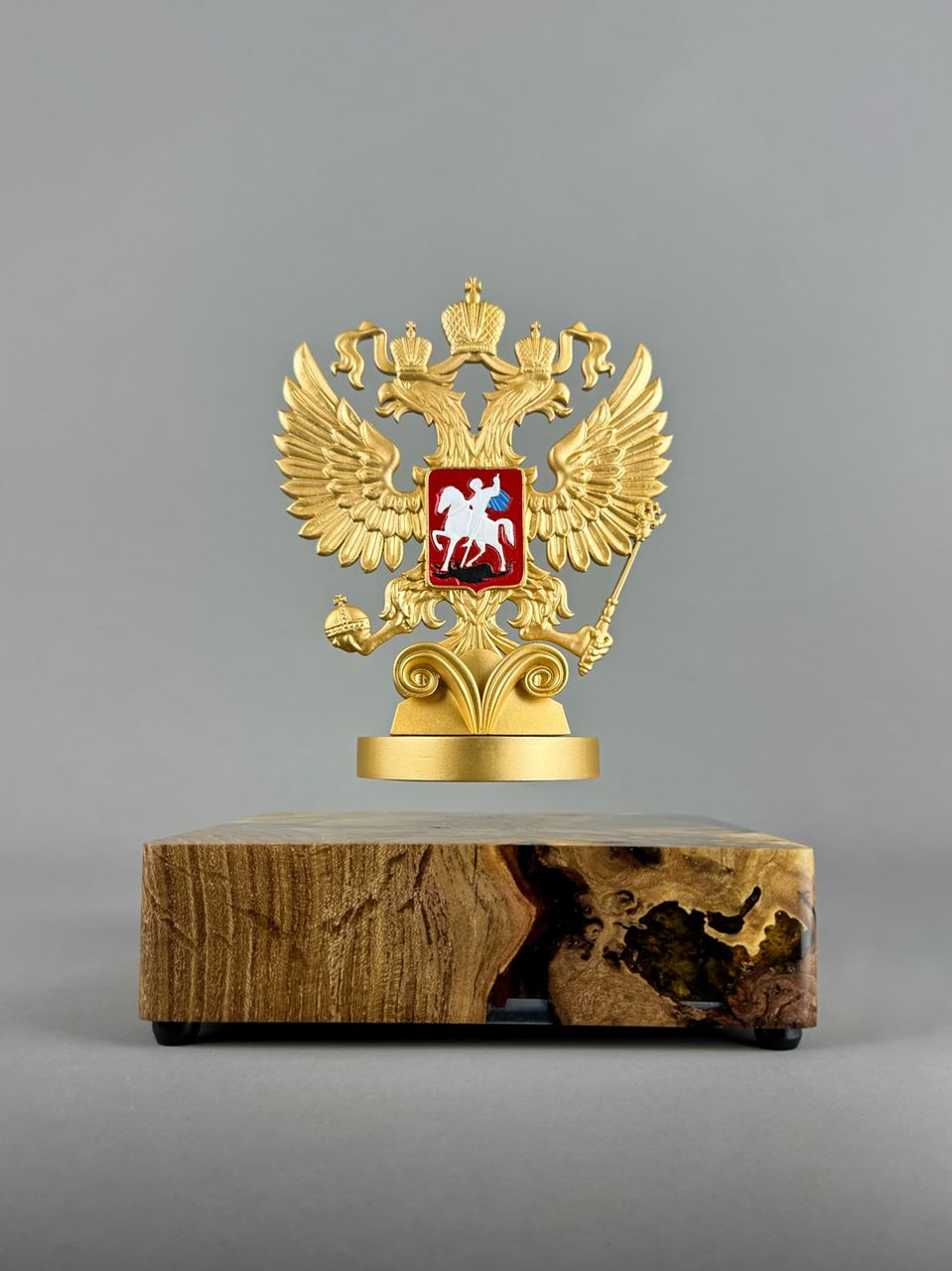 Левитирующий герб РФ